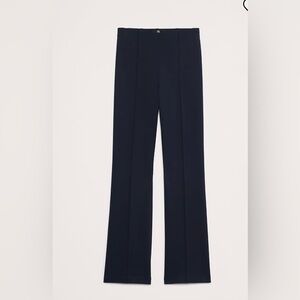 Banana Republic Crop Flare Pants. Navy. XXS